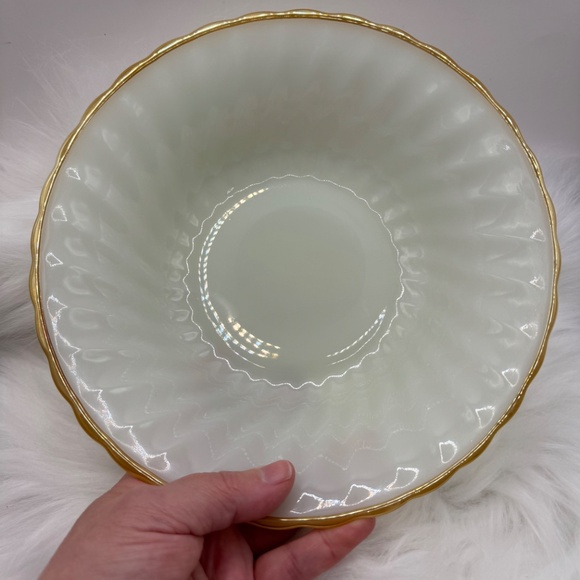 2 Vintage Fire King Anchor Hocking 8 1/2" Serving Bowls Green Milk Glass - Picture 9 of 10